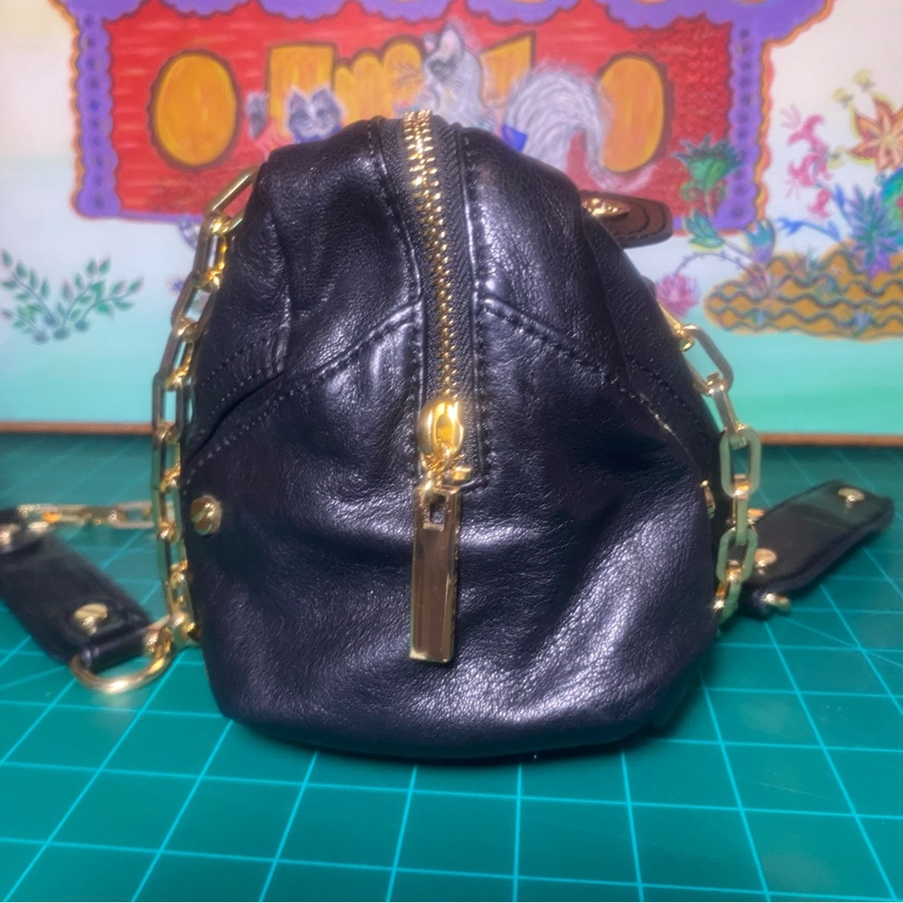Tory Burch Black Leather Crossbody Bag with Gold Chain - Picture 6 of 12